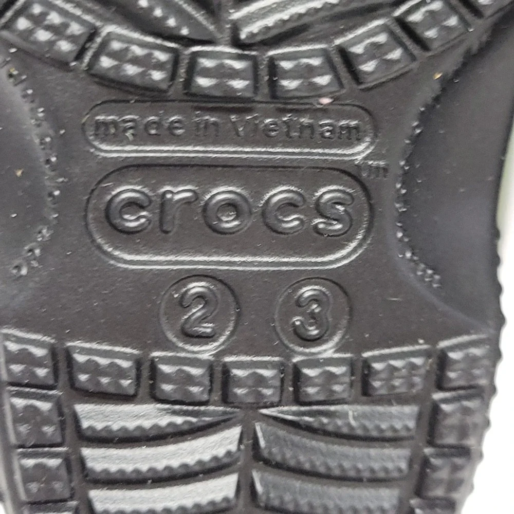 Crocs Infant Littles Classic Clogs Size C2/C3 Black Slip On Shoe Unisex Gift Box